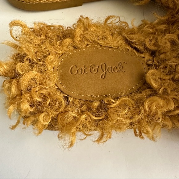 Cat & Jack Fuzzy Slides - Picture 9 of 9